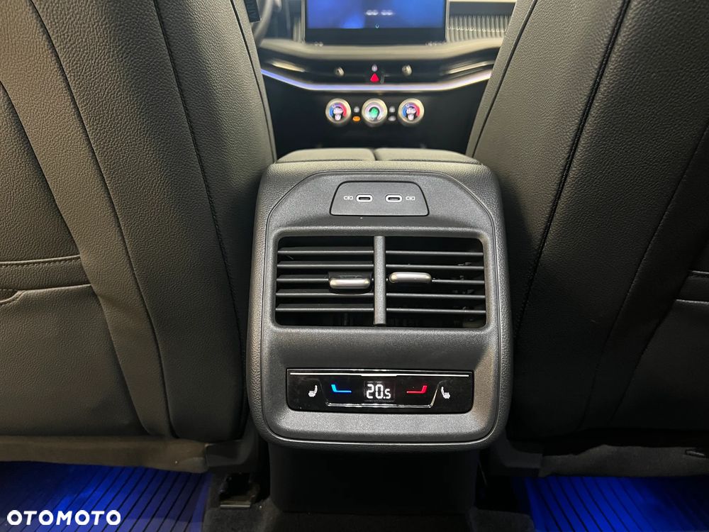 Skoda Superb 2.0 TDI SCR 4x4 L&K DSG - 17