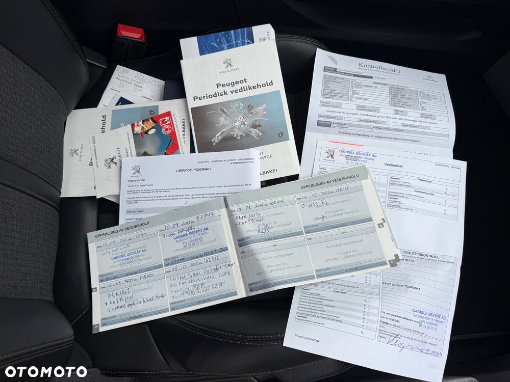 Peugeot 5008 THP 165 EAT6 Allure - 40