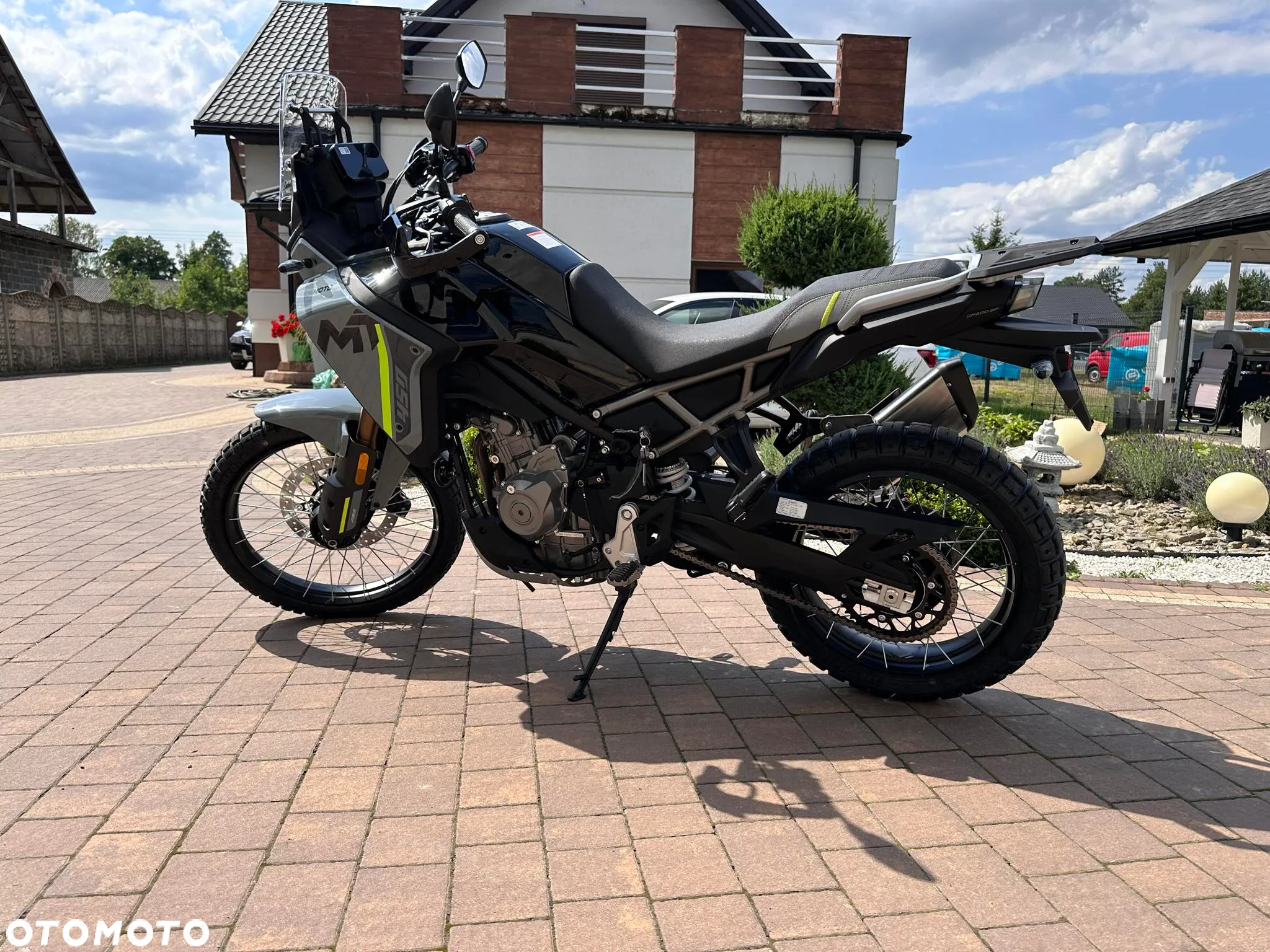 CFMoto MT - 9