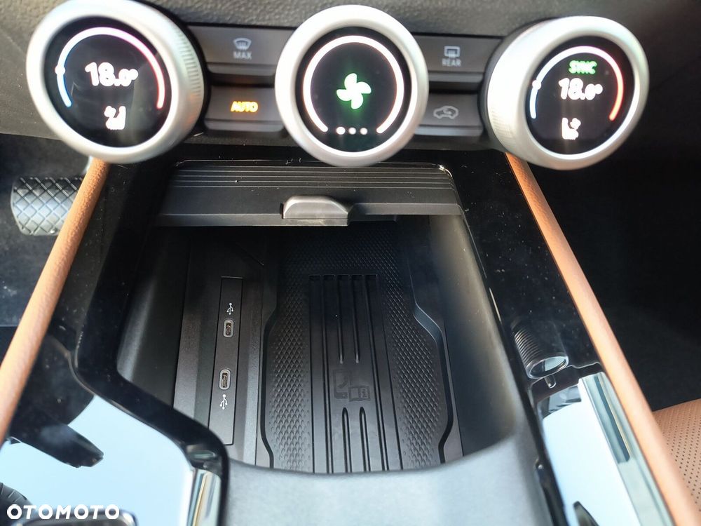 Skoda Superb 2.0 TDI SCR 4x4 L&K DSG - 31