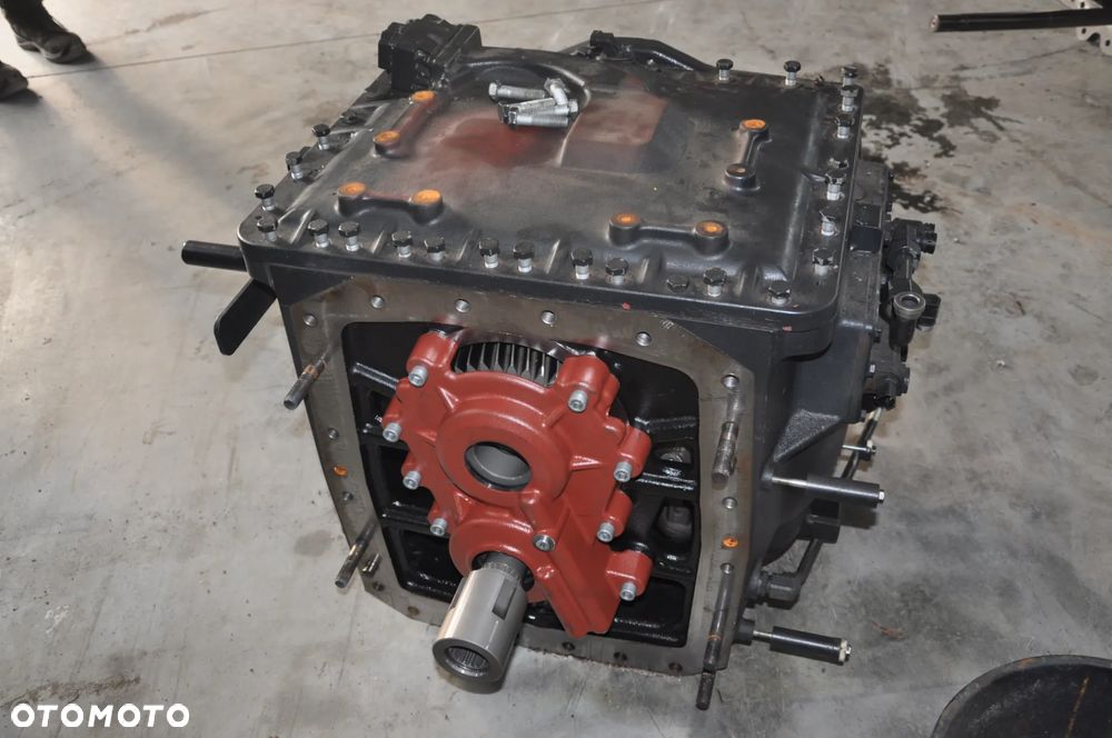 Skrzynia Vario Cmatic  zwolnica pochwa wom tylny most Deutz Fahr 8280 7250 ttv - 9