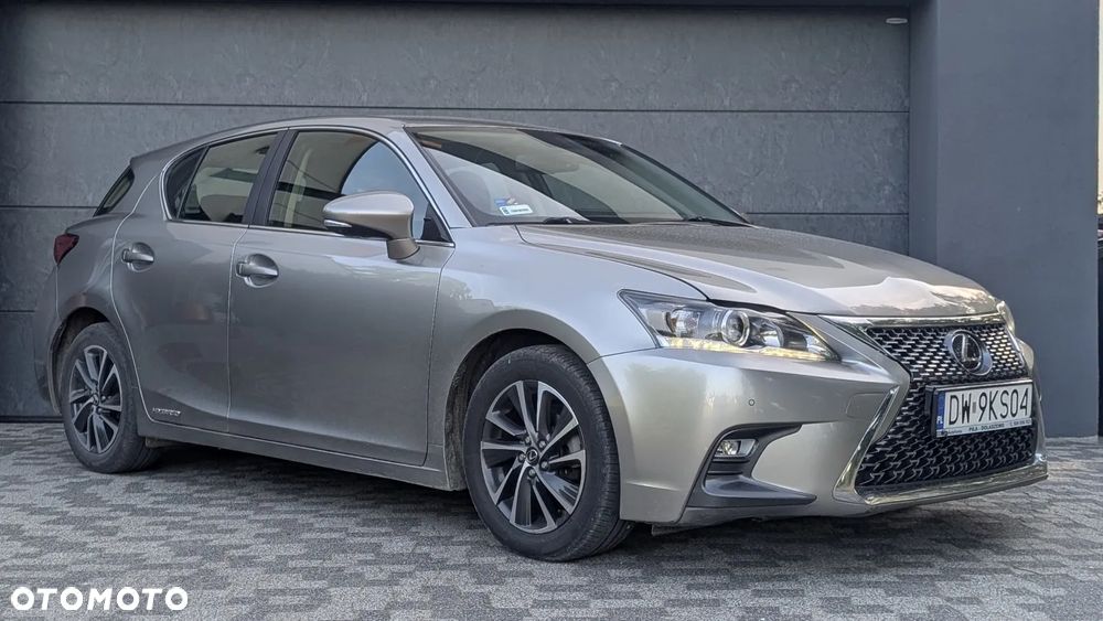 Lexus CT - 1