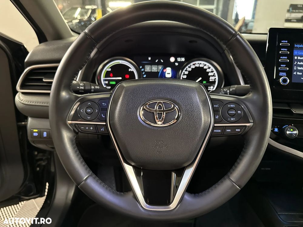 Toyota Camry - 16