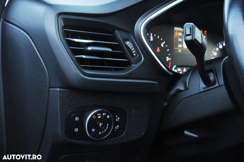 Ford Focus 1.5 TDCi Powershift Titanium - 12