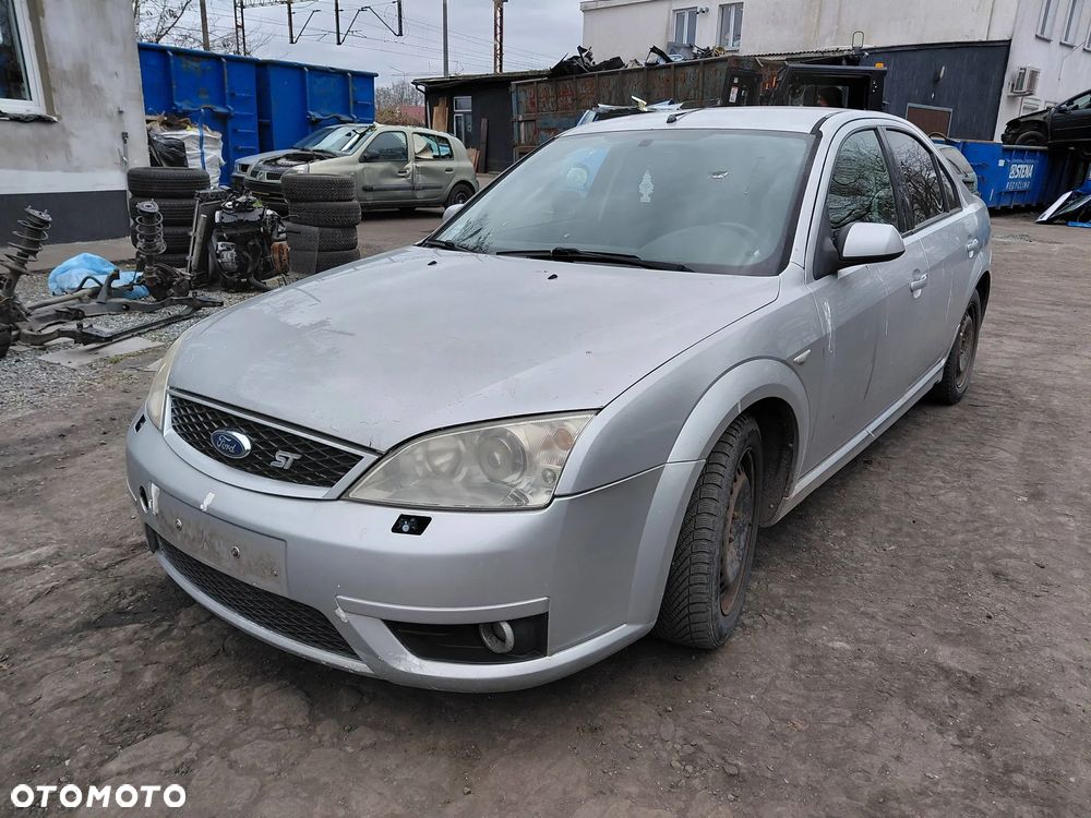 Części- Ford Mondeo  Rok 2002 Pojemność 2967 Moc 166 kw Benzyna - 1