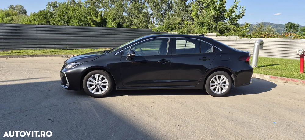 Toyota Corolla 1.8 HSD Business - 12