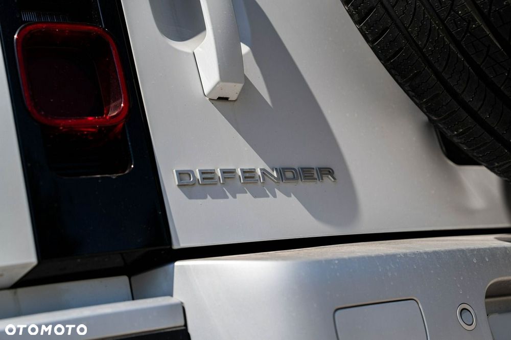 Land Rover Defender 2.0 P300 S - 16
