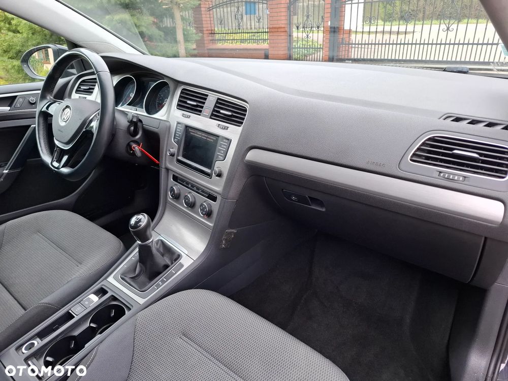 Volkswagen Golf - 12