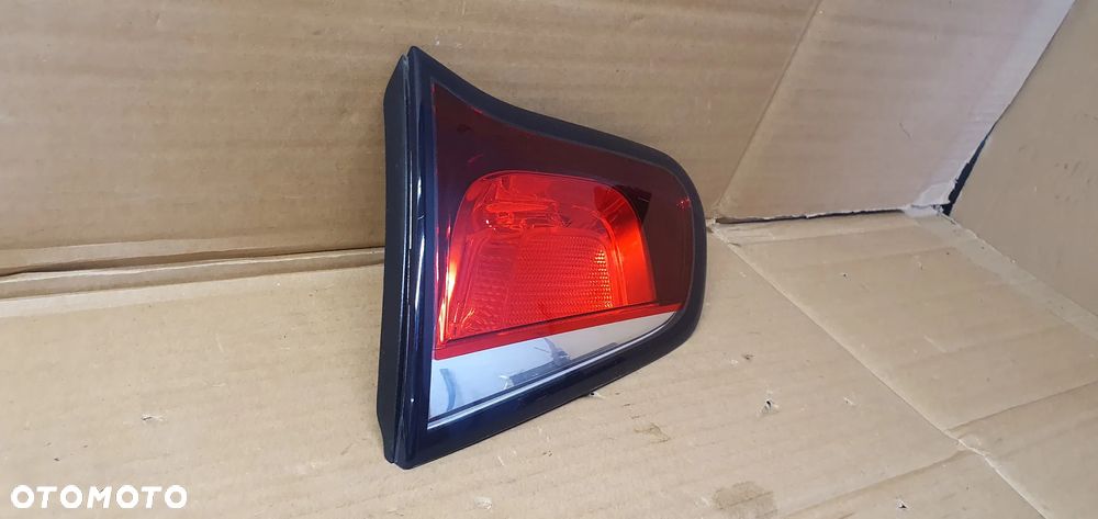 Lampa prawy tył tylna prawa w klapę Citroen C3 II 9803934280 - 3