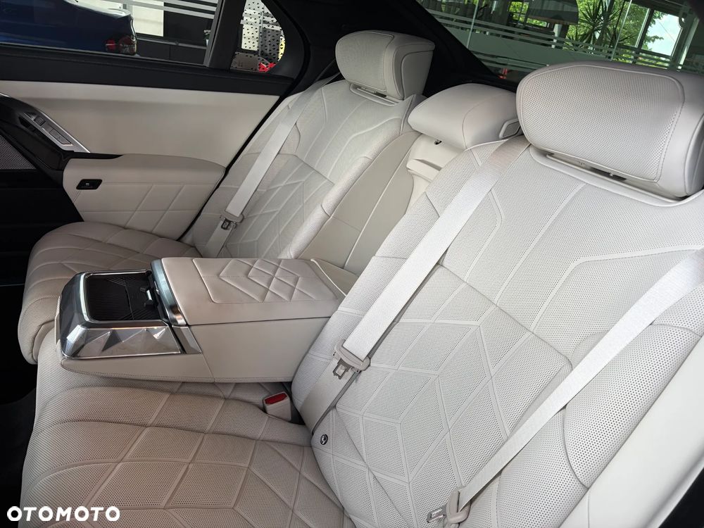 BMW Seria 7 740d xDrive mHEV sport - 15