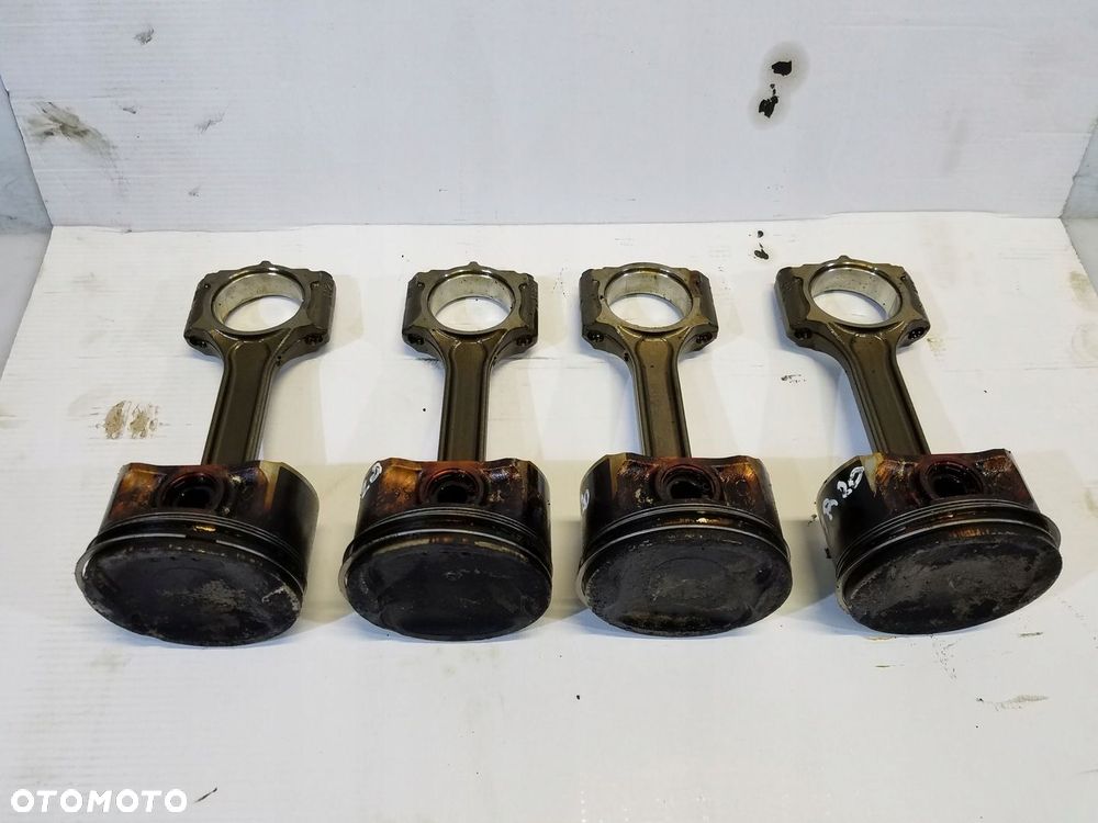 TŁOK KORBOWÓD NISSAN QASHQAI J10 2.0 B MR20DE - 2