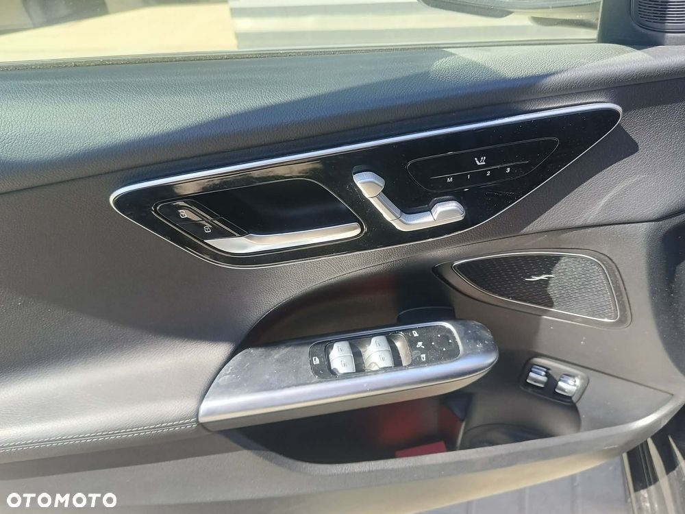Mercedes-Benz Klasa C 300 e 9G-TRONIC - 16