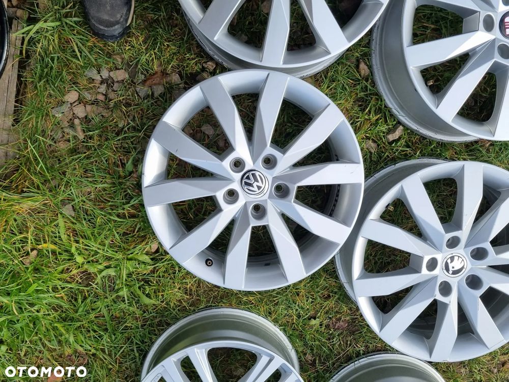 Skoda 5E0 OCTAVIA 3,4,SUPERB,AUDI,VW GOLF,SEAT alu 6x17 ET48 5X112 bdb stan - 10