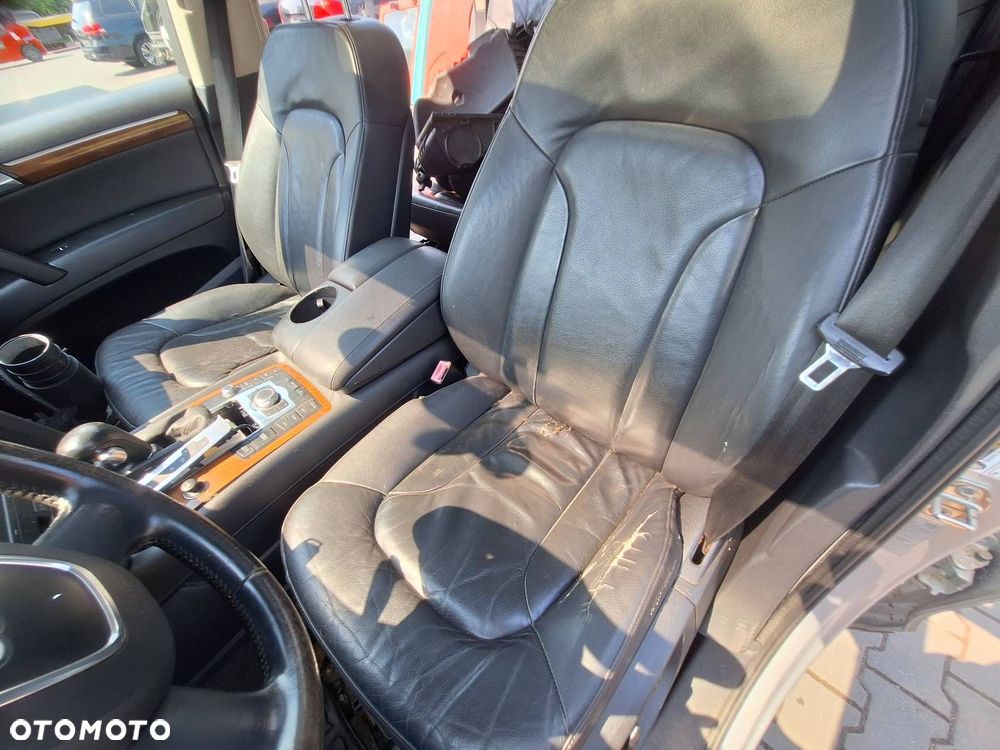 FOTELE KOMPLET LEWY PRAWY KANAPA + TRZECI RZĄD AUDI Q7 I JASNE GRZANE - 1