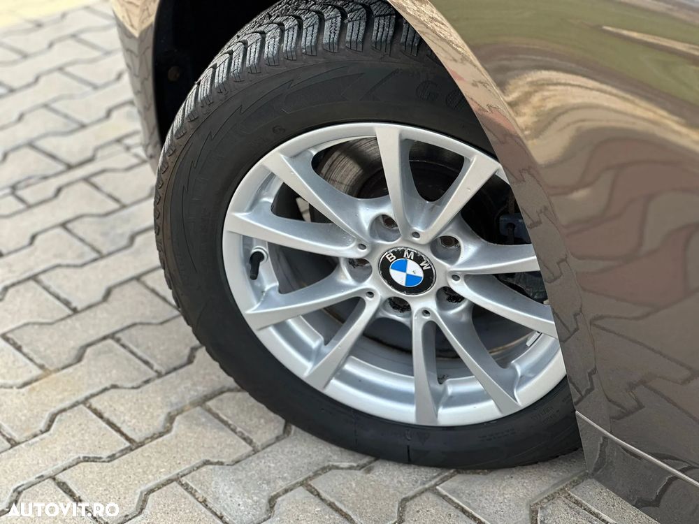 BMW Seria 3 318d Luxury Line - 31