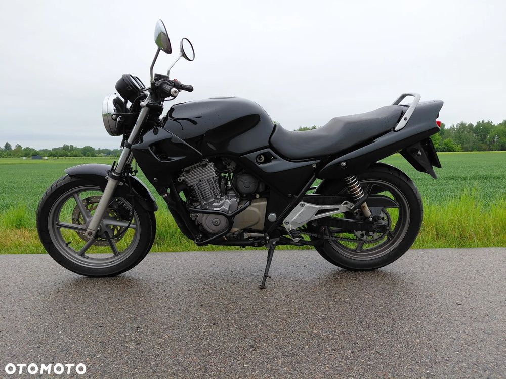 Honda CB - 1