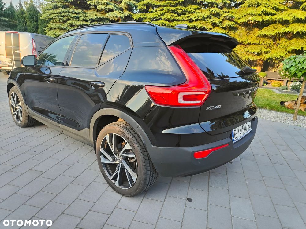 Volvo XC 40 T5 AWD R-Design - 3