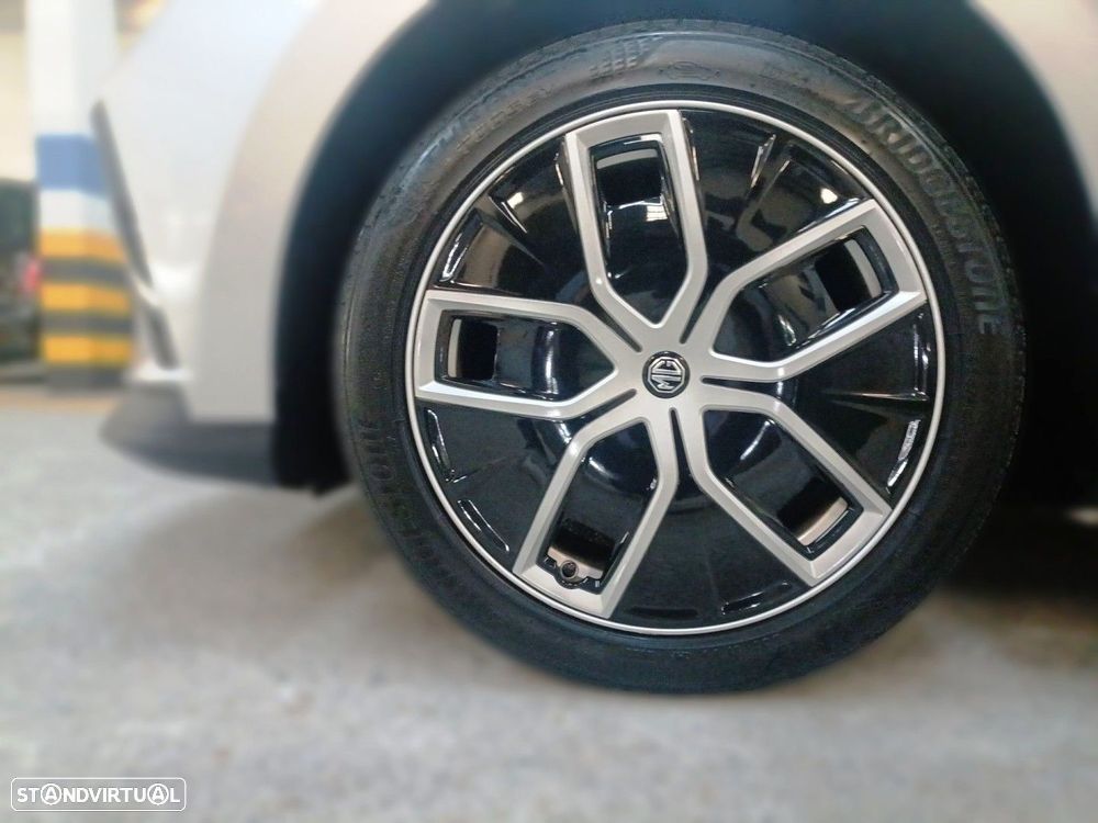 MG MG4 64 kWh Luxury - 6