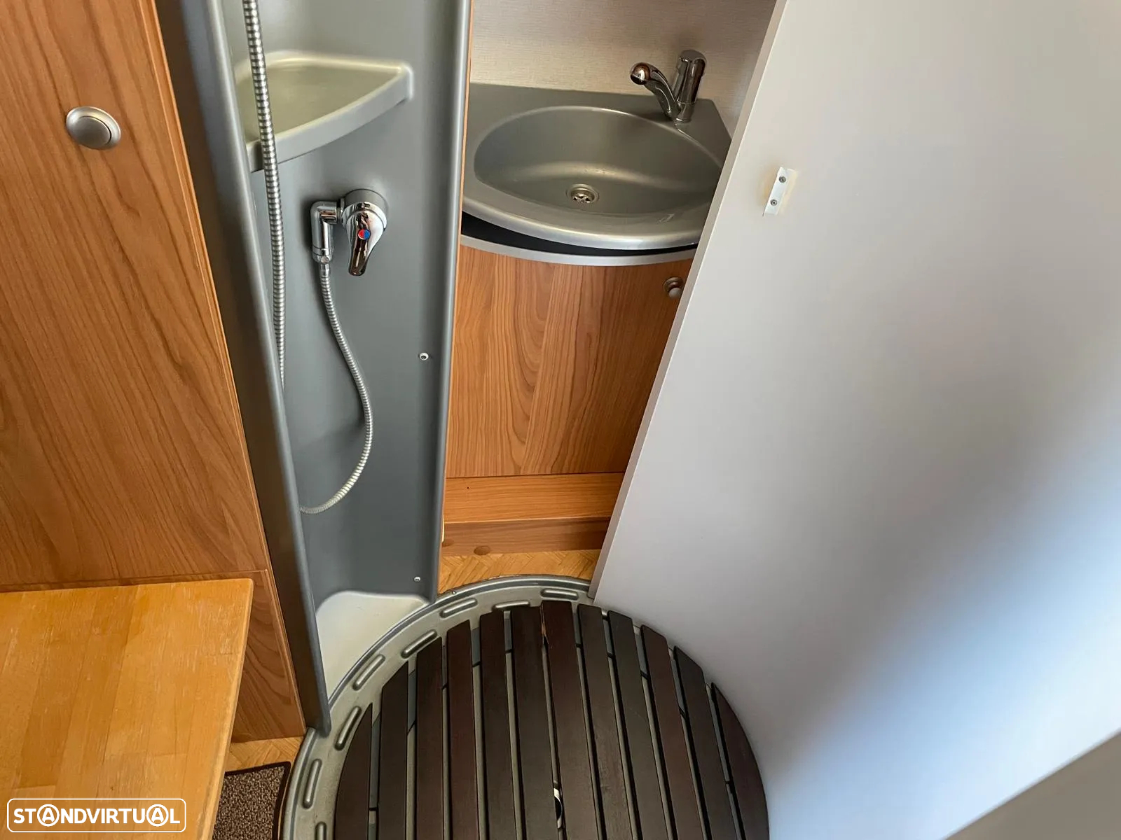 Burstner mega-van IT 675 - Autocaravana c/Cama Basculante - 46