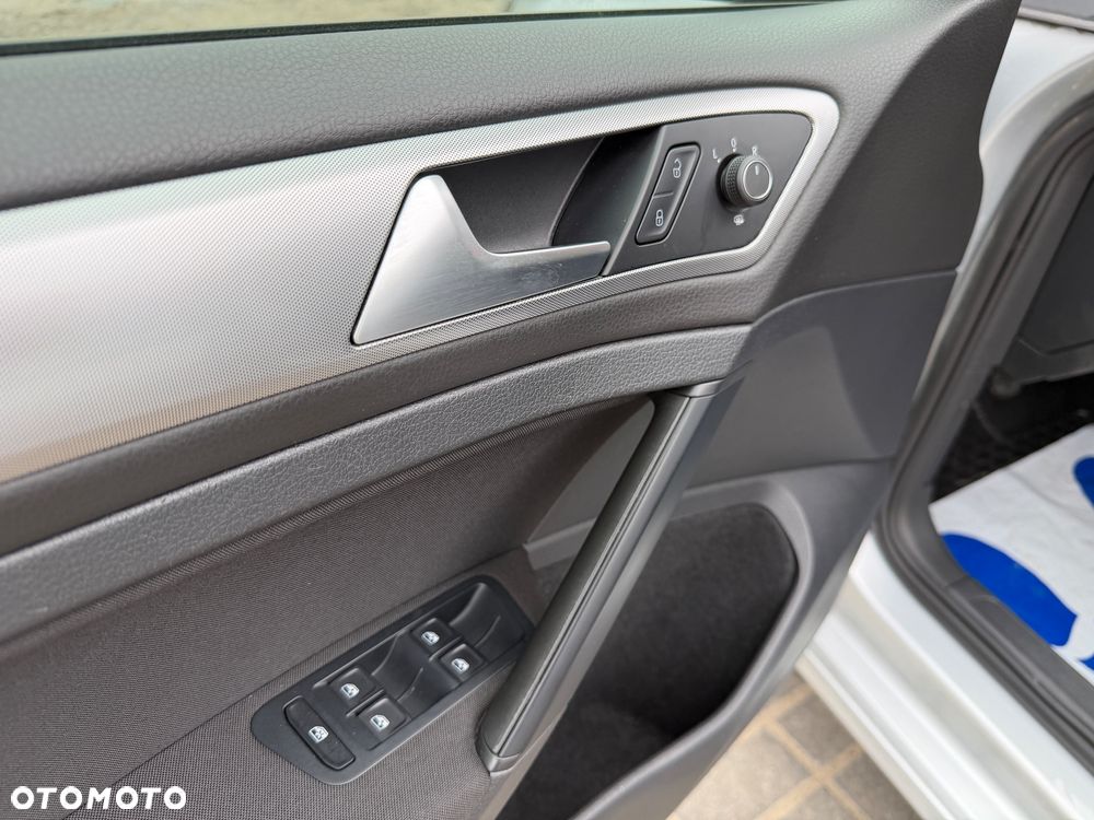 Volkswagen Golf 1.6 TDI BMT Comfortline - 18