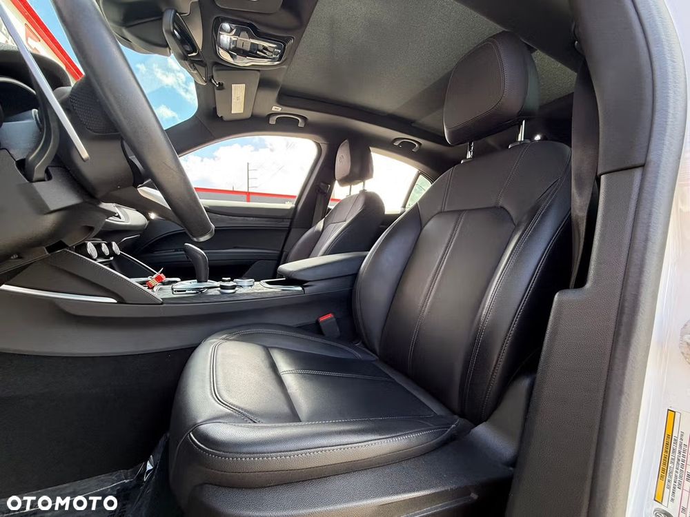 Alfa Romeo Stelvio - 9