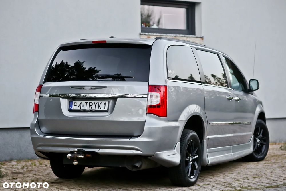 Chrysler Town & Country 3.6 Limited - 6