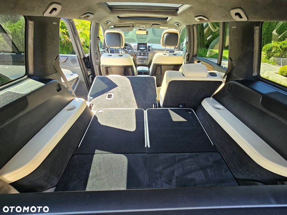 Mercedes-Benz GLS - 26