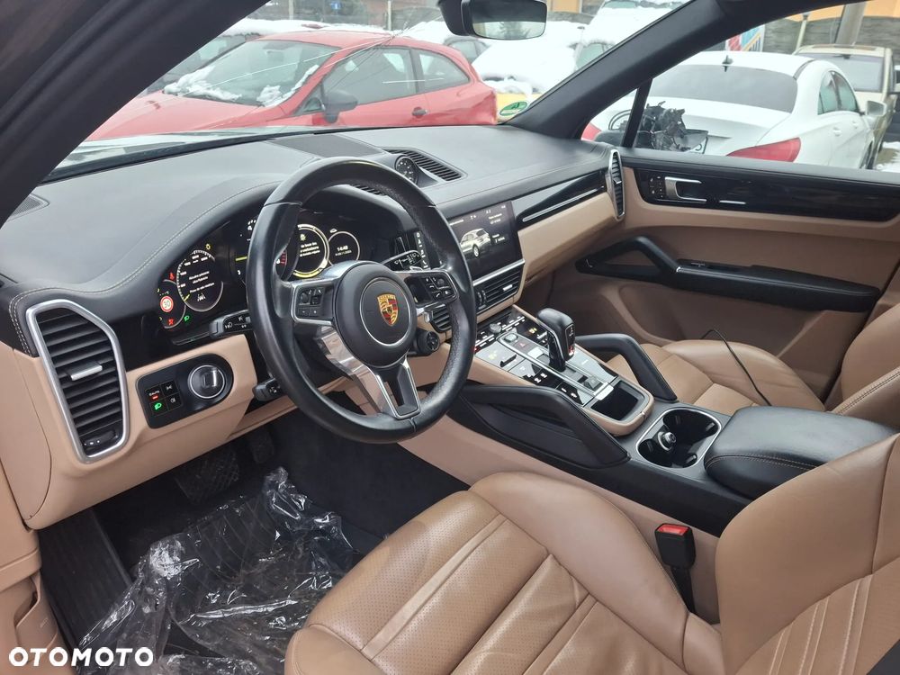 Porsche Cayenne - 9