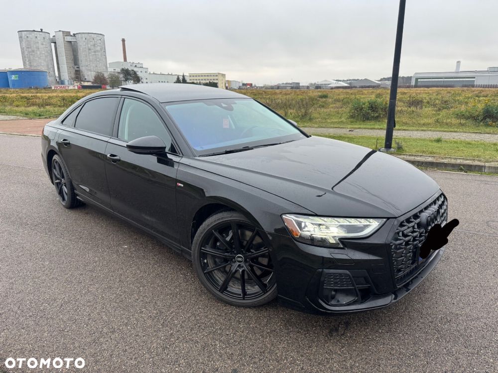 Audi A8 - 4