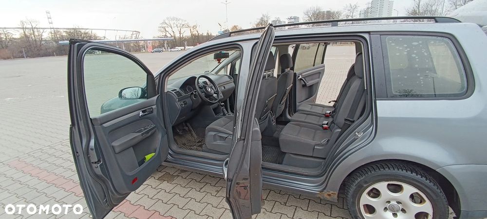Volkswagen Touran - 3
