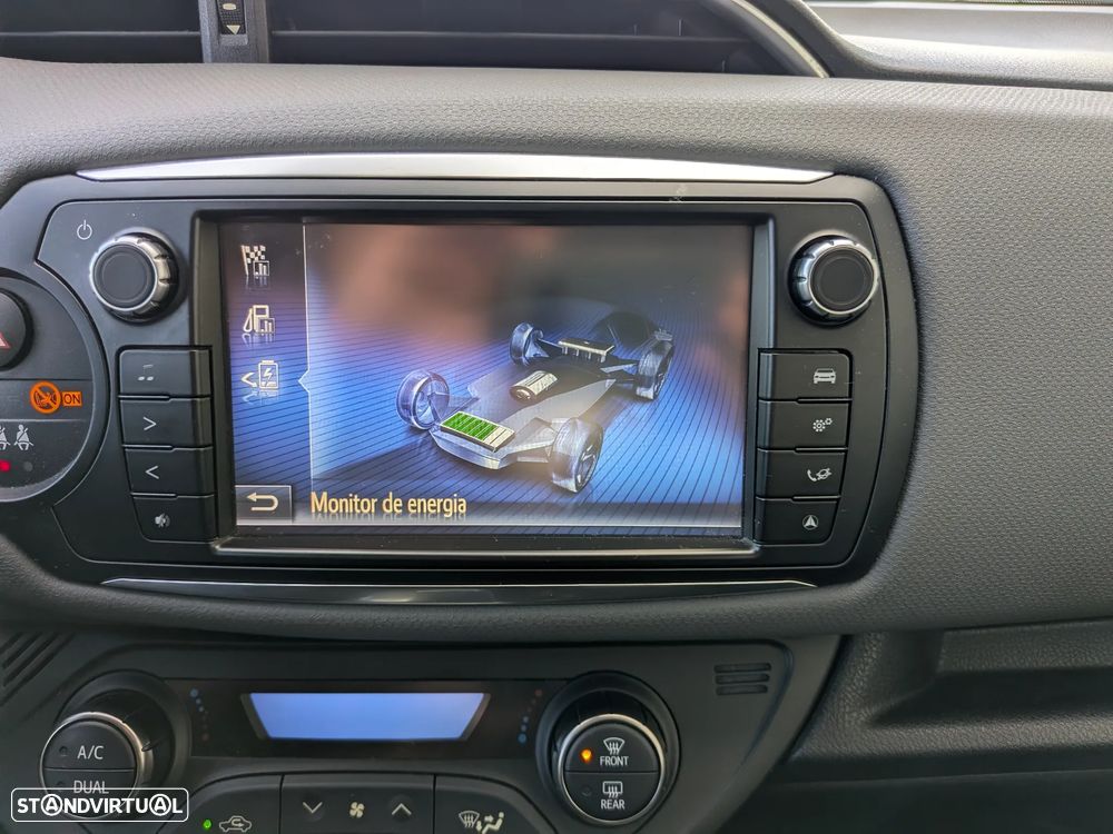 Toyota Yaris 1.5 HSD Comfort - 13