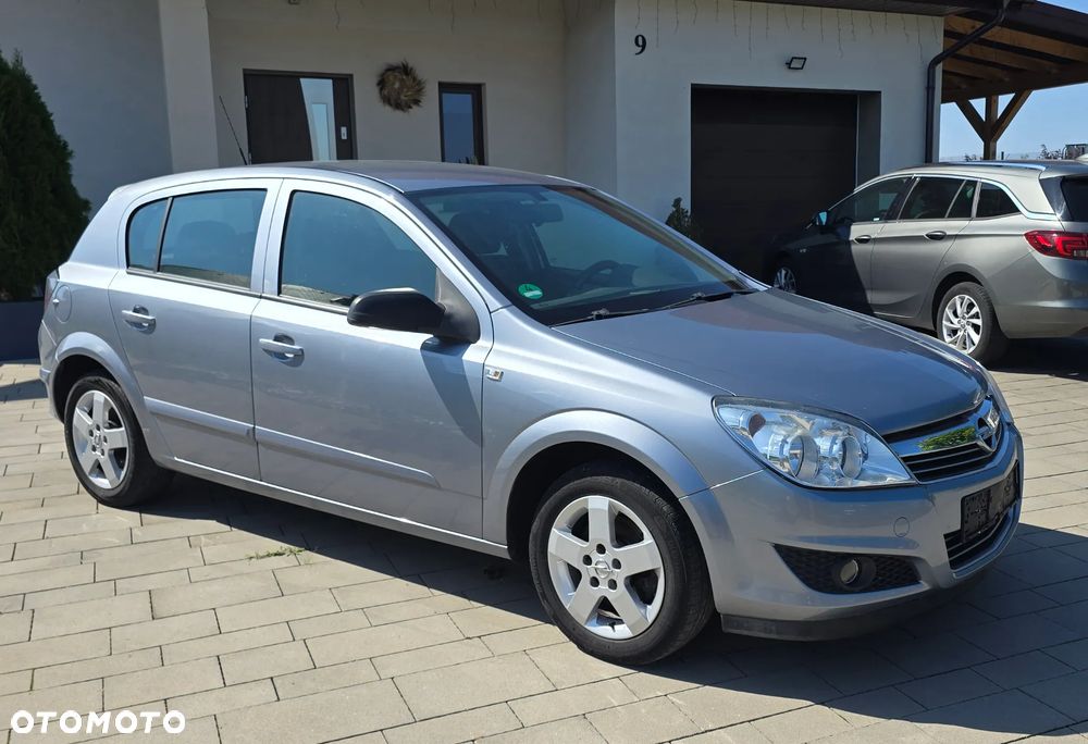 Opel Astra 1.4 Enjoy - 17