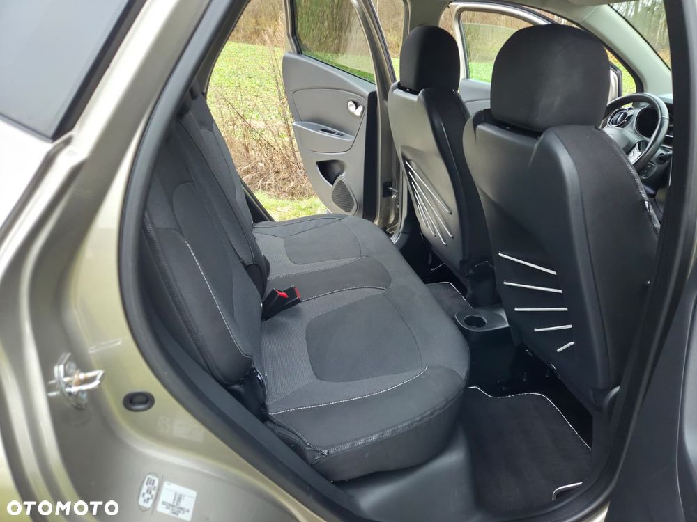 Renault Captur 1.2 TCe Helly Hansen EDC - 16