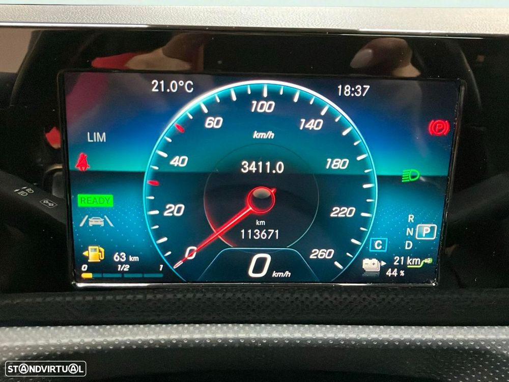 Mercedes-Benz CLA 250 e Shooting Brake AMG Line - 12