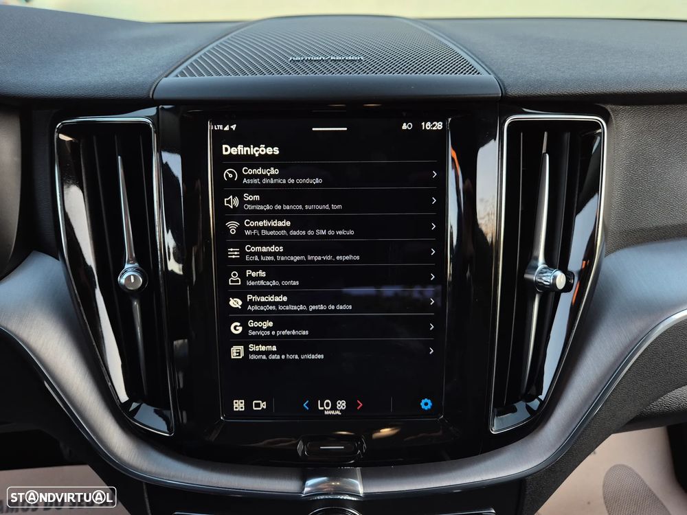 Volvo XC 60 2.0 B4 Momentum Plus - 26