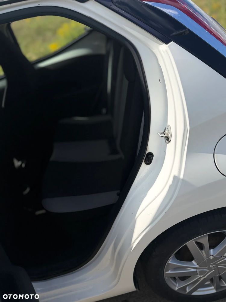 Toyota Aygo x-clusiv - 25