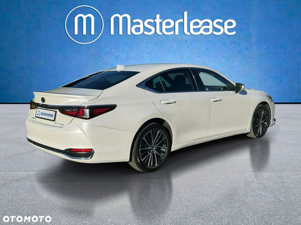 Lexus ES - 5