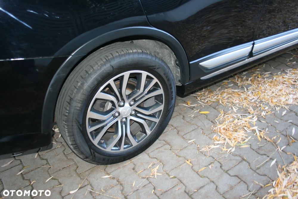 Mitsubishi Outlander 2.2 DID Intense + 4WD - 26