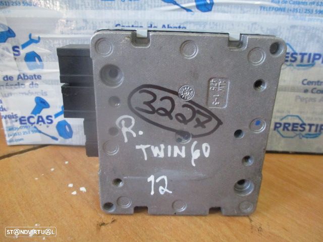 Modulo 8201050679 RENAULT TWINGO 2012 COLUNA DE DIRECAO RENAULT TWINGO 2 2011 1.5DCI 75CV 3P PRETO COLUNA DE DIRECAO - 2