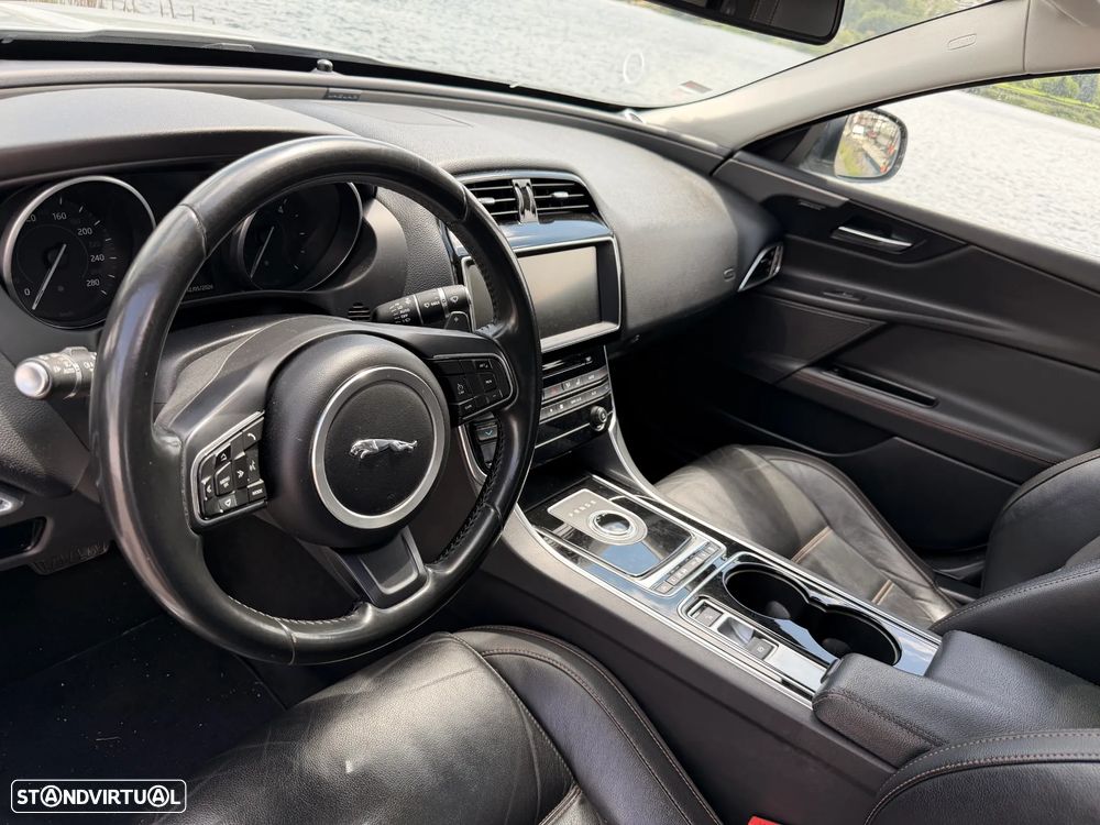 Jaguar XE 20d Aut. R-Sport Ingenium Edition - 12