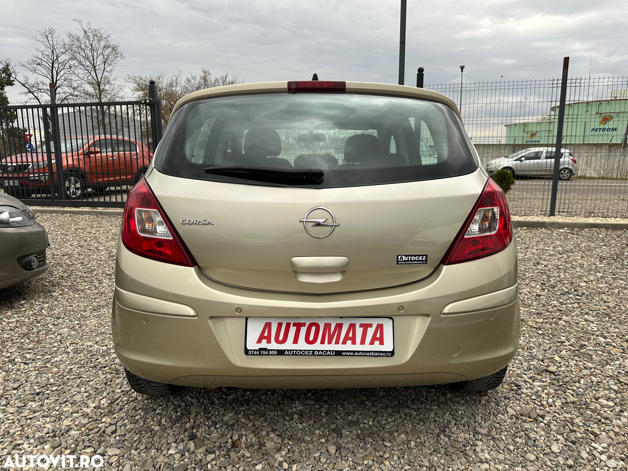 Opel Corsa 1.4i Aut Cosmo - 9