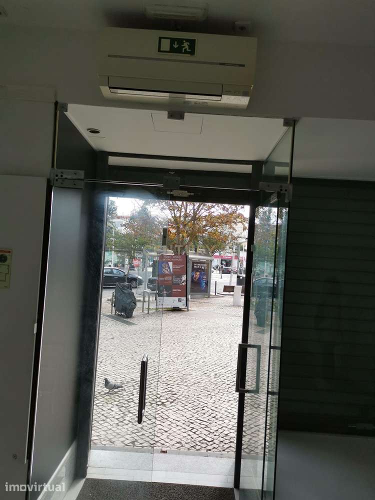 Loja Arrendamento -1500€ - Comercio - Serviços-Excelente localização A - Grande imagem: 2/11