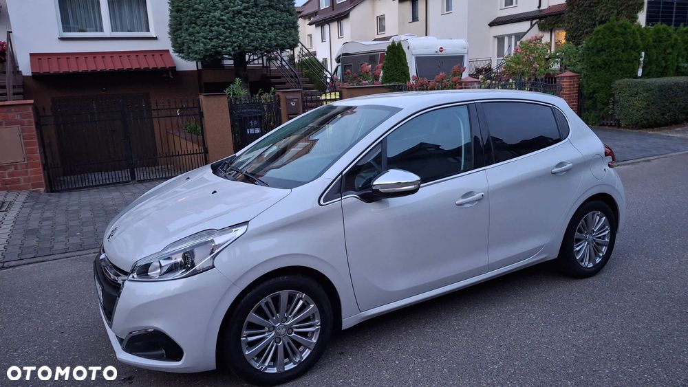 Peugeot 208 1.2 PureTech GPF Allure S&S EAT6 - 7