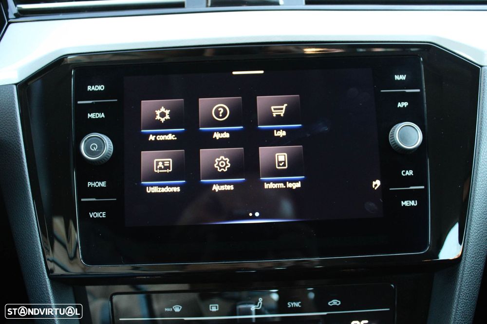 VW Passat Variant 2.0 TDi Business DSG - 44