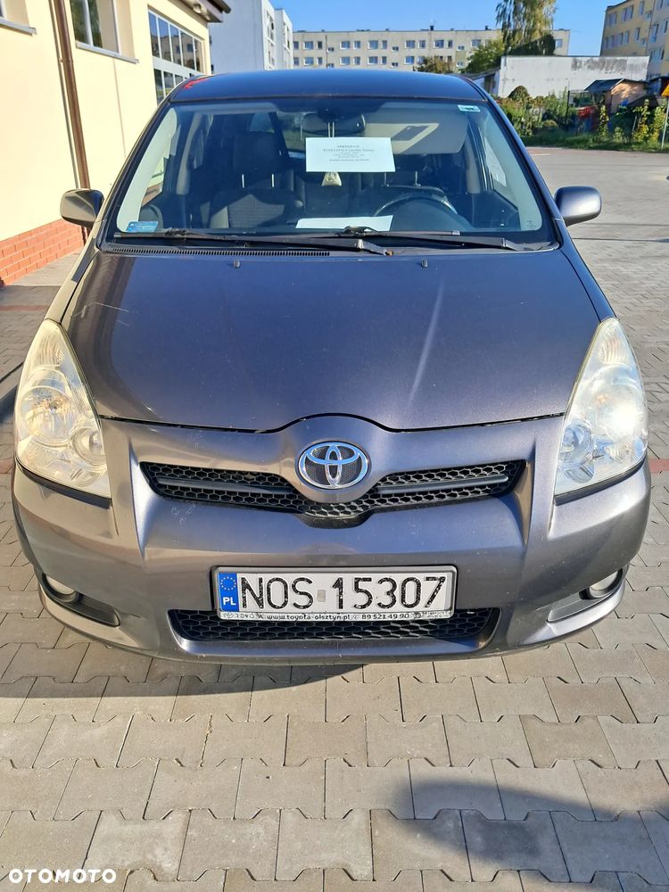 Toyota Corolla Verso - 3