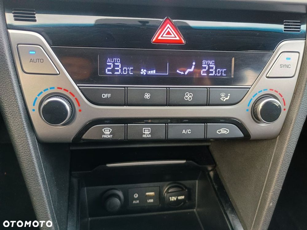 Hyundai Elantra - 21