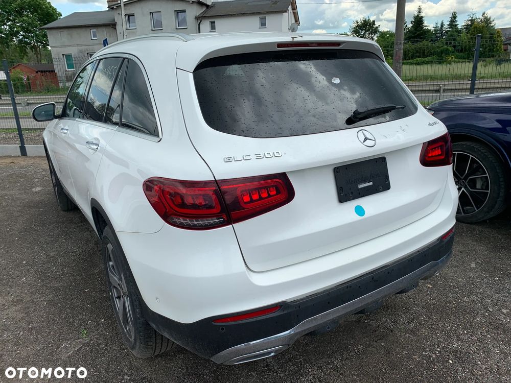 Mercedes-Benz GLC 300 4Matic 9G-TRONIC - 8