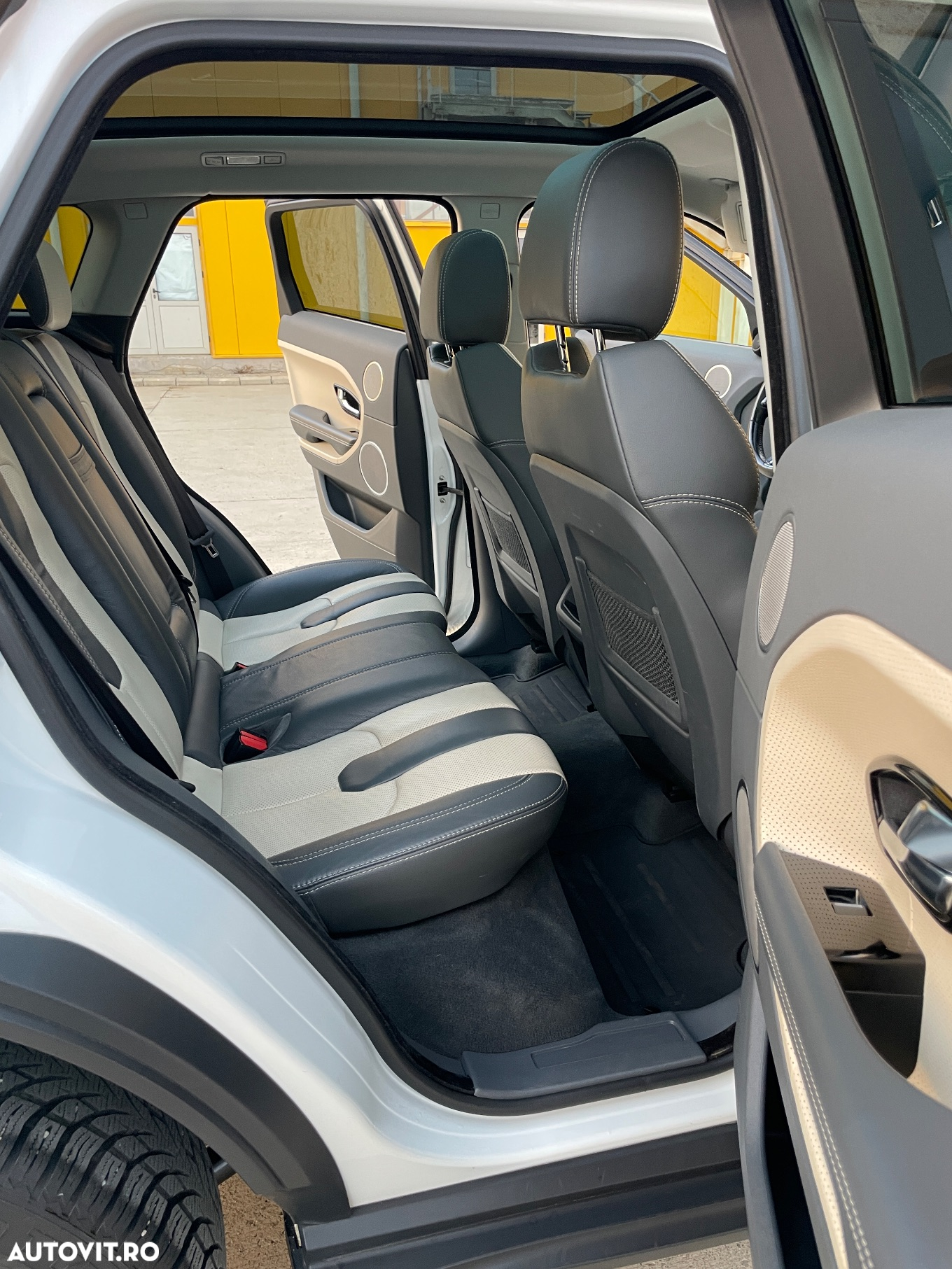 Land Rover Range Rover Evoque - 11