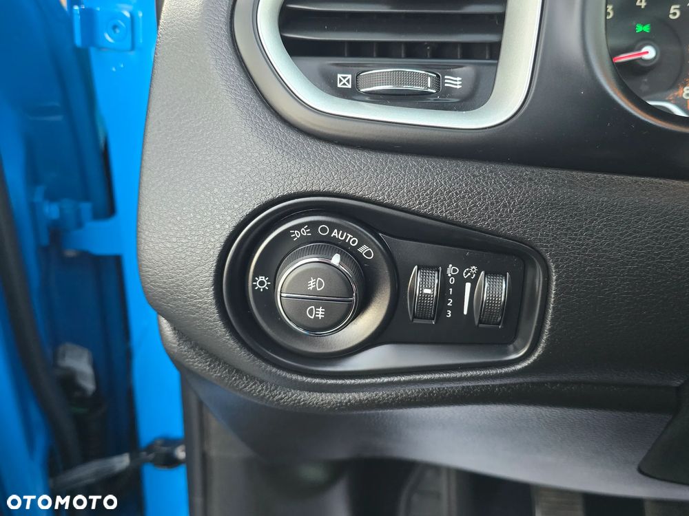 Jeep Renegade 1.4 MultiAir Limited - 37