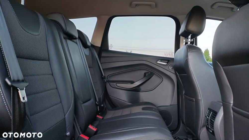 Ford Kuga 2.0 TDCi 4x4 Titanium - 12